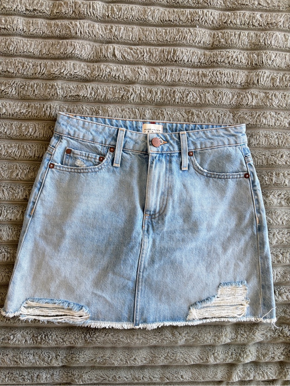 Alice & Olivia Distressed Denim Mini Skirt Light Wash Blue Size 26